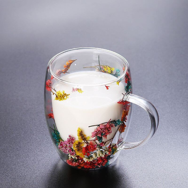 Tasse à double motif floral 