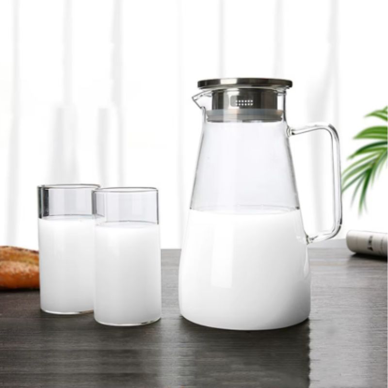 Pichet à boisson en verre