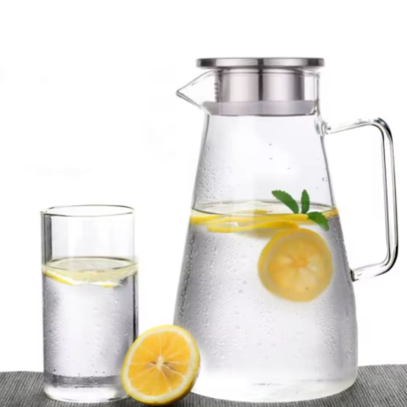 Pichet à boisson en verre