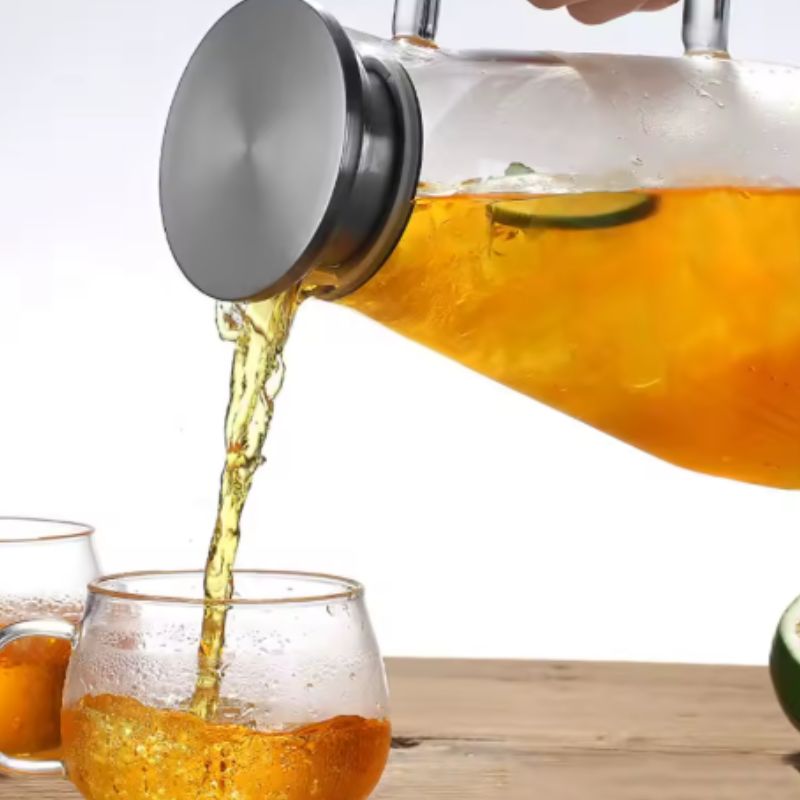 Pichet à boisson en verre