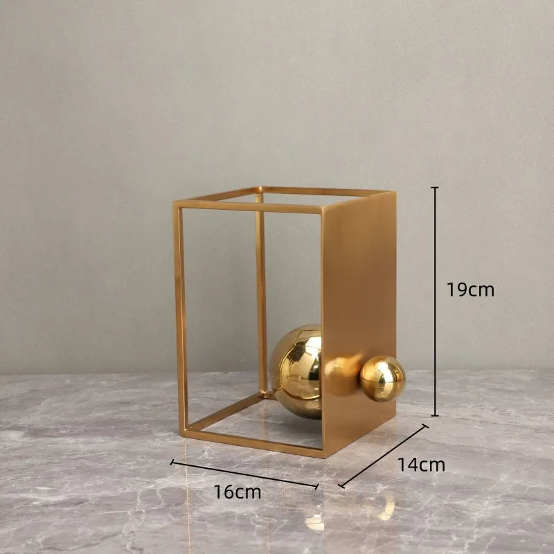 Geometrische dekorative Skulpturen aus Metall