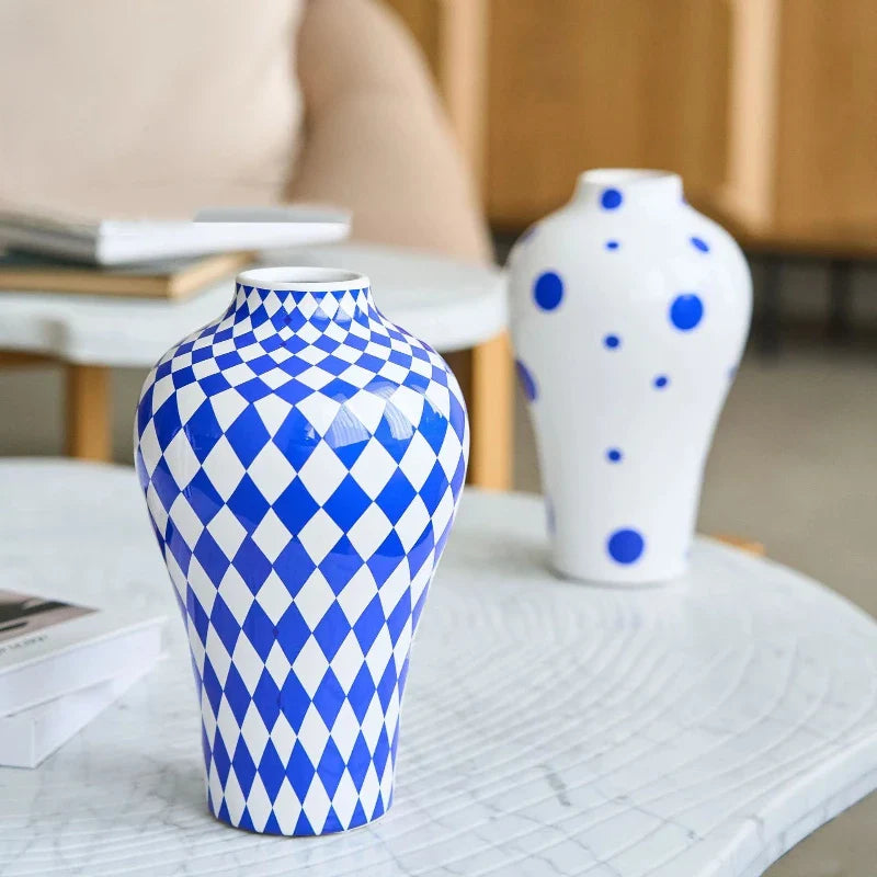 Geometrische blaue Keramikvase